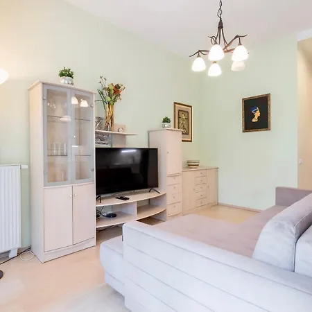 Spacious With Cozy Balcony By Urban Rent Apartment