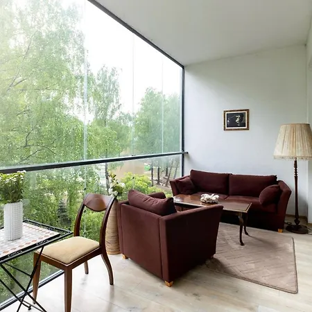 Spacious With Cozy Balcony By Urban Rent *