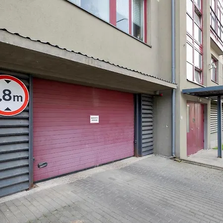 Apartment Spacious With Cozy Balcony By Urban Rent *
