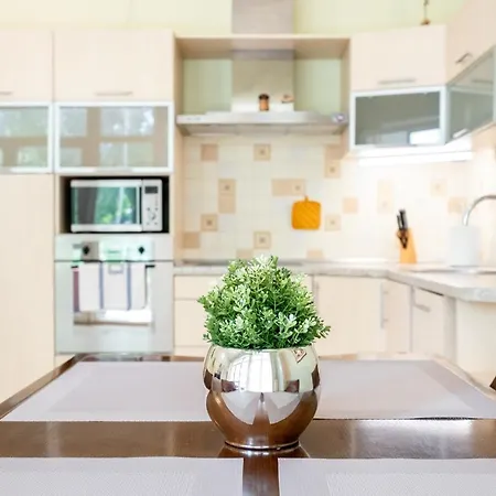 Spacious With Cozy Balcony By Urban Rent Apartment
